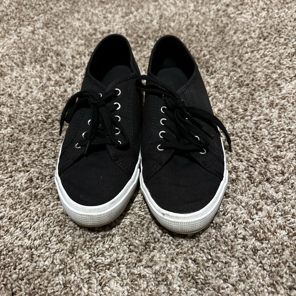 Old Navy Black Sneakers size 8